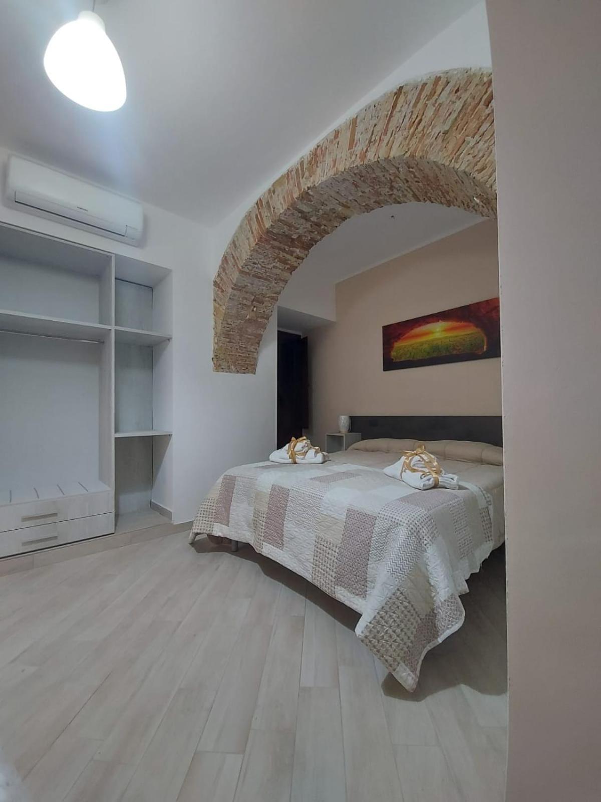 Kalgheros Luxury Rooms Agrigento Exteriör bild